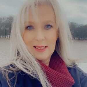 Meet your Posher, Pamela